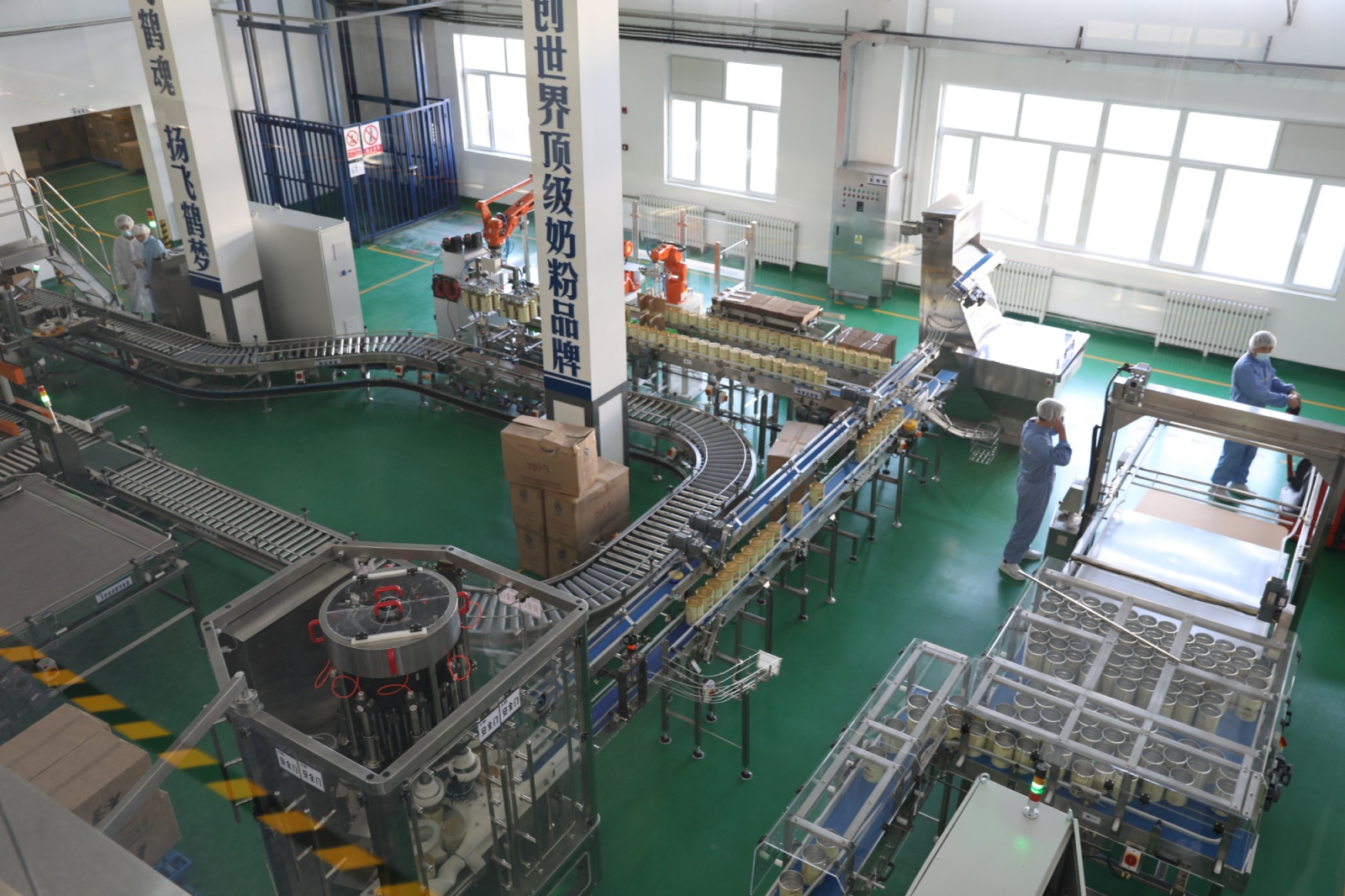 拜泉县尚禾谷营养食品有限公司升级改造后的奶粉生产线.