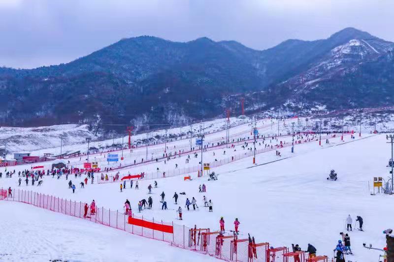 照金国际滑雪场11月25日开启新雪季