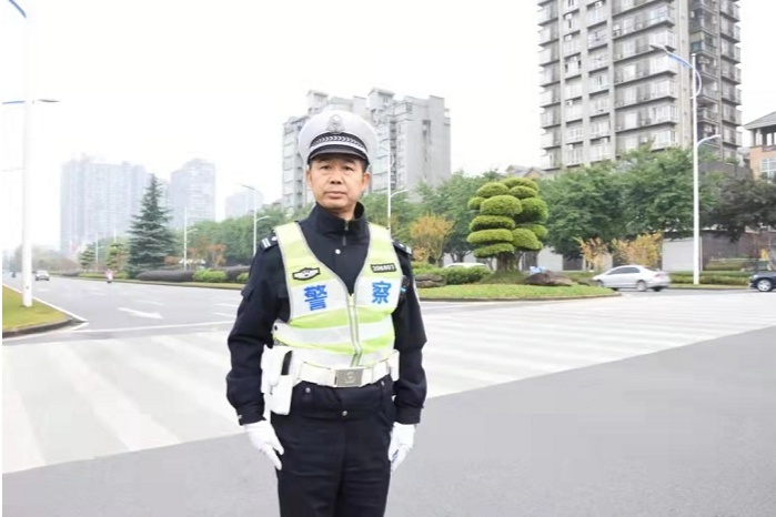 全国交通安全日|听听重庆铜梁交巡警的真心话