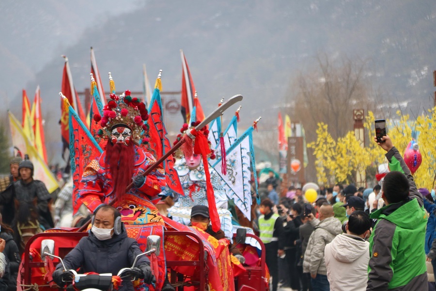 三秦大地年味浓看宝鸡西山社火红红火火过大年组图