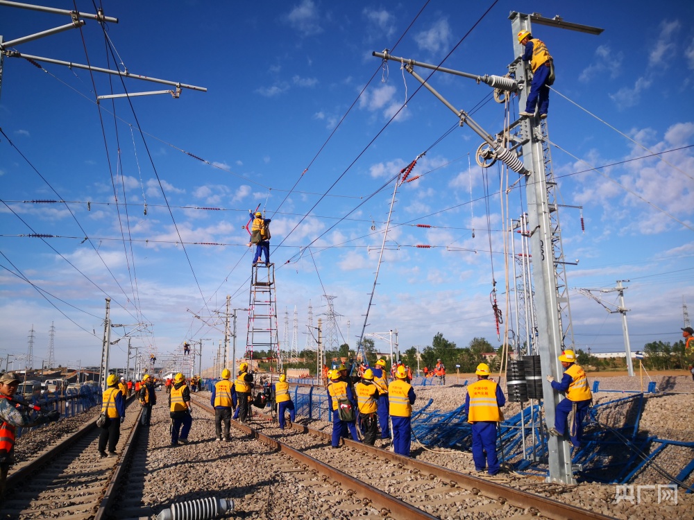 国内规模最大的既有铁路"天窗"施工在京哈铁路秦沈段展开