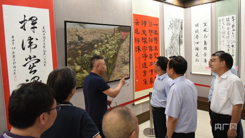 江苏频道 区县联播"孟起安烈士纪念碑静立在我们学校西北侧,无论是