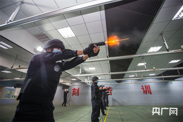 火力全开！直击边检民警实弹射击考核现场