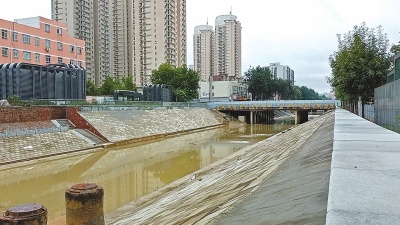 郑州金水河再迎"美颜 因暴雨引发坍塌的河道护坡已修复