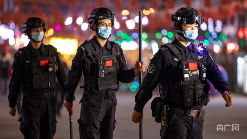 疏勒县警务人员坚守岗位守护平安