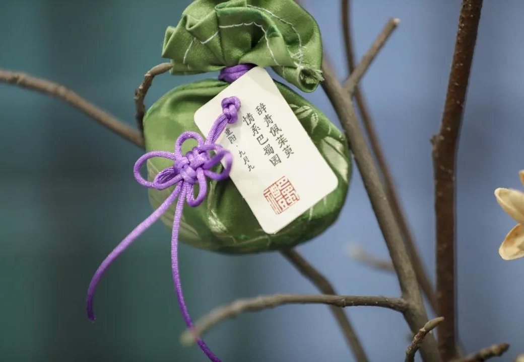 制作好的茱萸香囊(央广网发 巴蜀中学供图)