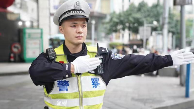 蒋光东:救人是警察本能 不出手会后悔一辈子