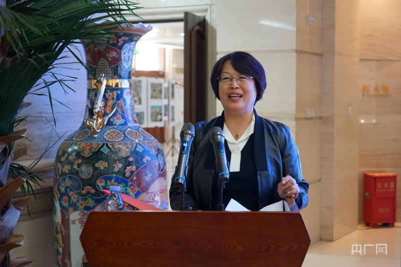 在现场推介环节,逊克县委常委,宣传部长王晓华介绍了逊克县自然风光