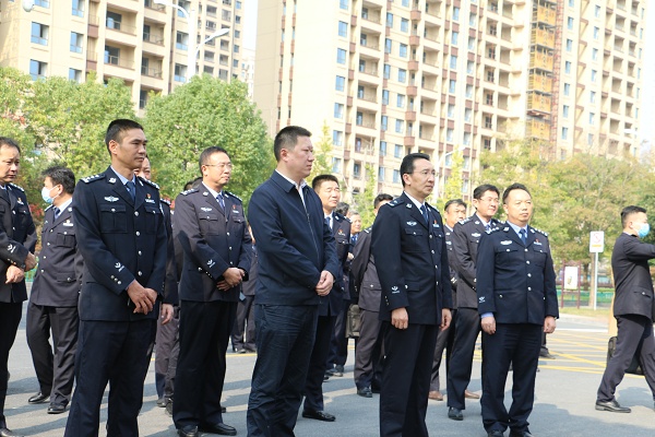 江苏频道 区县联播江苏省公安厅交警总队总队长薛魁,副总队长朱传彪