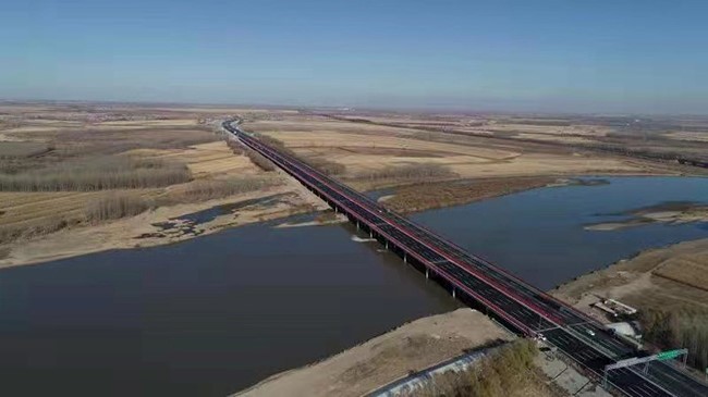 日消息(记者马俊玮)10月30日,黑龙江省最繁忙,最重要的南下出省大通道