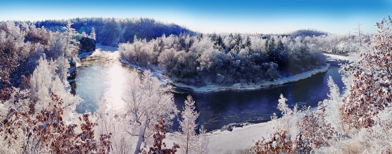 库尔滨雾凇是小兴安岭冬季不可错过的一处奇景.
