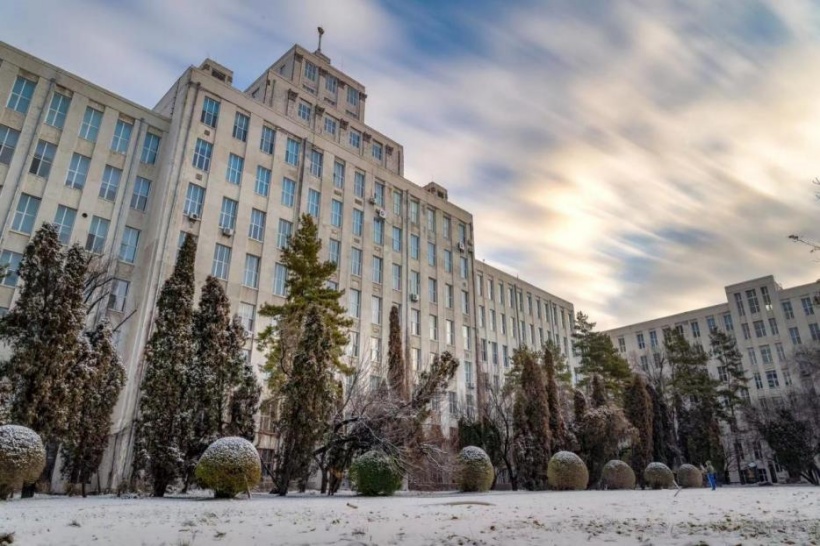 雪落象牙塔东北林大冬日童话书香满园