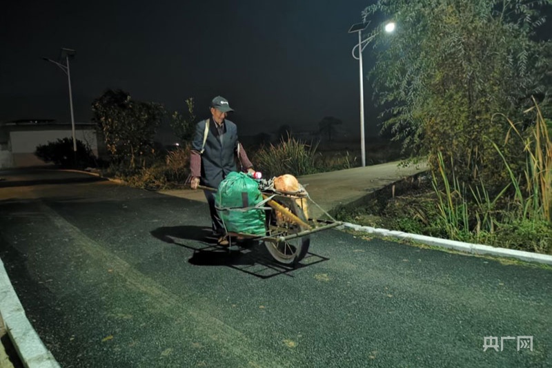 通讯员谢丹 罗思源 唐齐)凌晨4点半,江西省新余市渝水区鹄山镇上塘村
