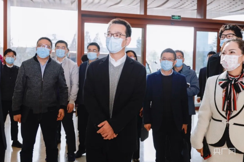 杭州滨江区：章登峰调研科创平台提升创新能级推动成果转化赋能高质量发展