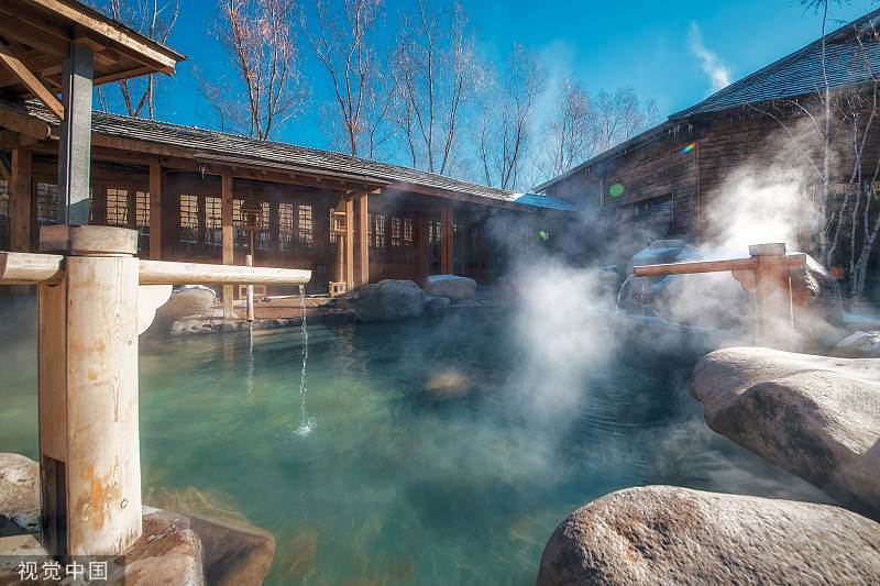 冬日限定!冰雪游和温泉游走俏市场 “酒店+”微度假玩法升级_央广网