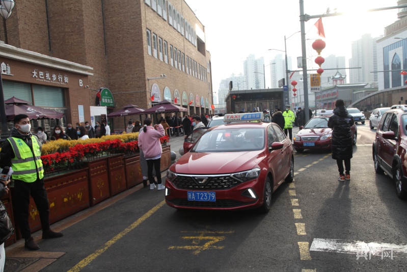 出租车司机招聘信息_北京出租车司机被奥迪直接撞飞 双方均被警方控制
