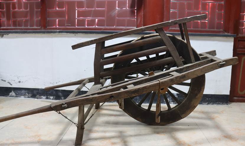 走进大运河翰林民俗博物馆,认识传统交通工具——独轮手推车