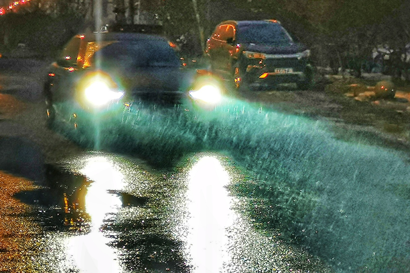 罕见哈尔滨12月飘雨