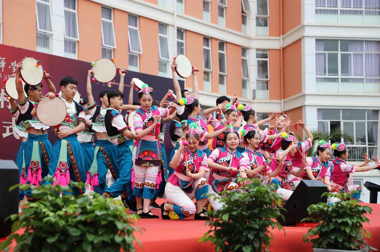 中央馬工程首席專家張建國教授,雲南大學馬克思主義學院黨委書記趙