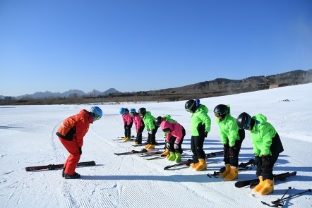 20212022雪季廊坊市小学生滑雪冬令营活动圆满落幕(图4)