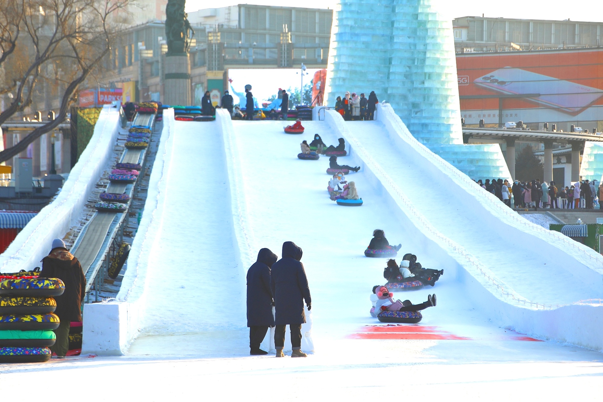 松花江冰雪嘉年华与你相约美丽的冰城哈尔滨共赴一场快乐冰雪之旅!