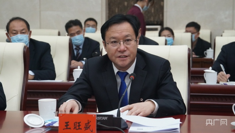 内蒙古自治区人大代表,赤峰市委副书记,市长王旺盛(央广网发 石铁鑫