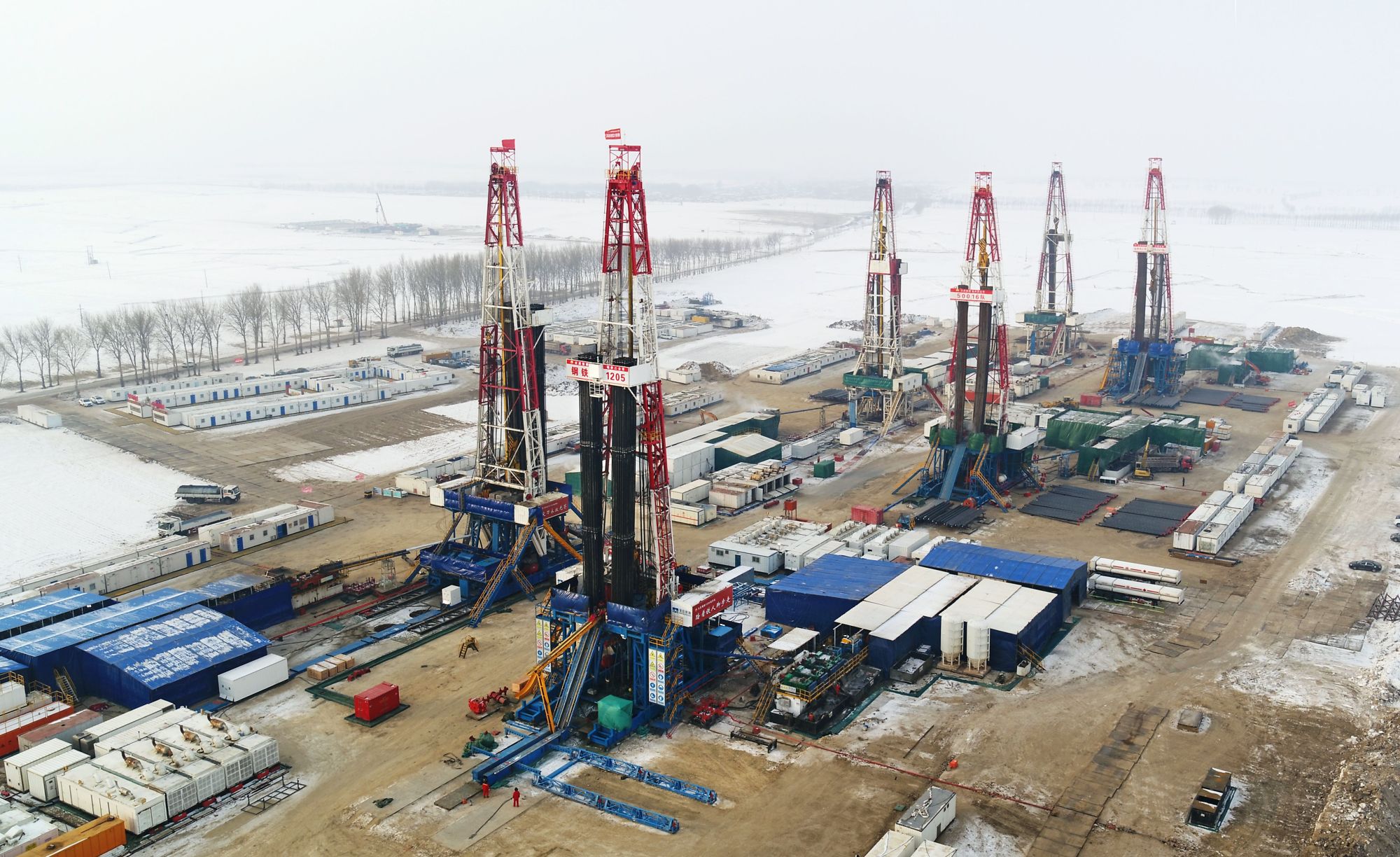新春走基层1205钻井队寒冬井场忙