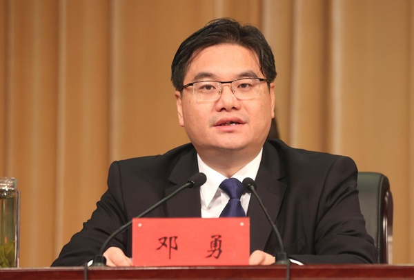 盱眙县委书记邓勇现场发言(央广网发 许昌银摄)"春节是中国的传统节日
