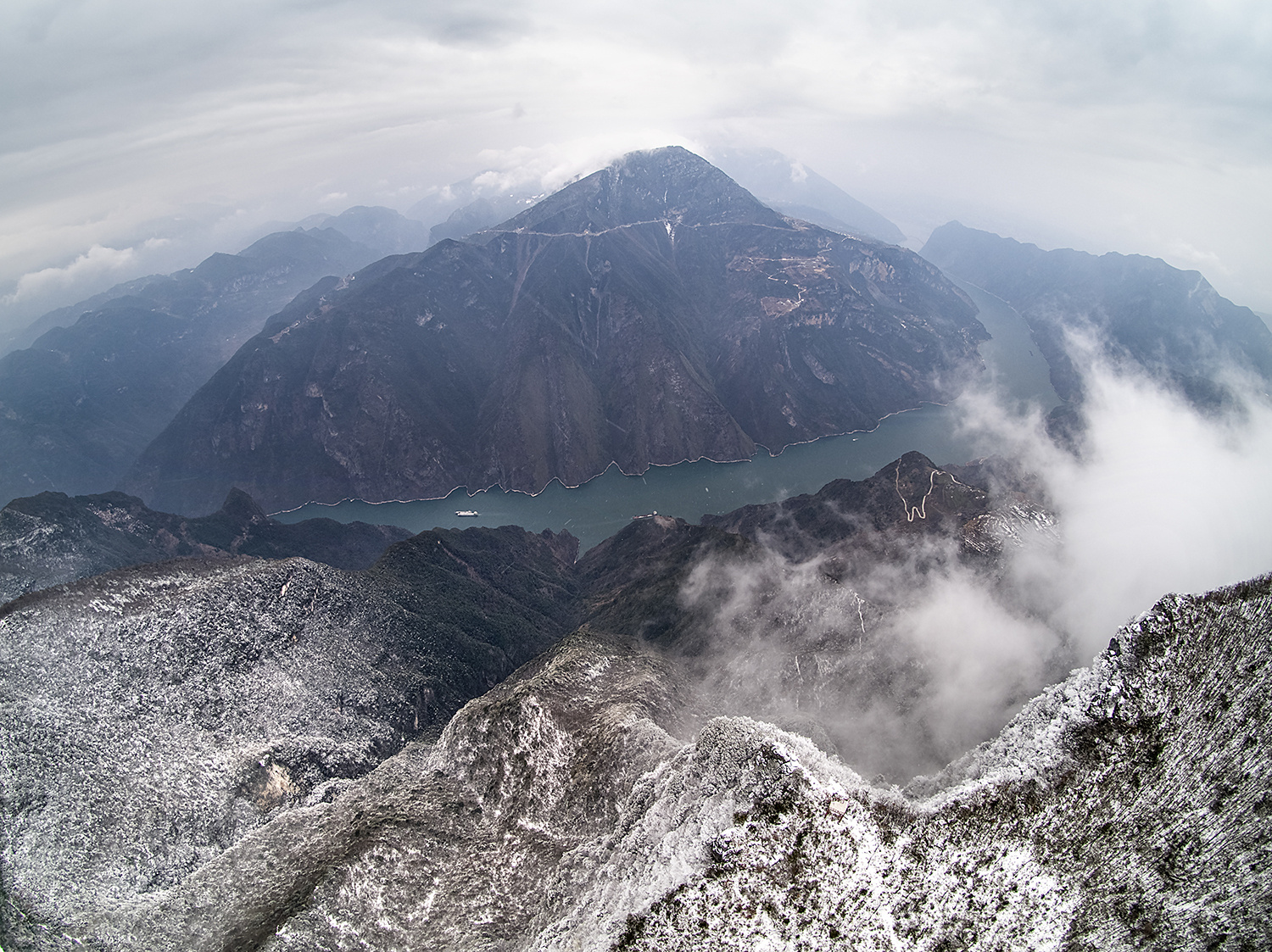 长江三峡迎春雪壮丽雪景别有韵味