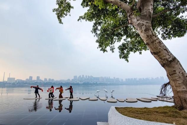 山河立传重庆360米画卷绘就两江四岸新风景