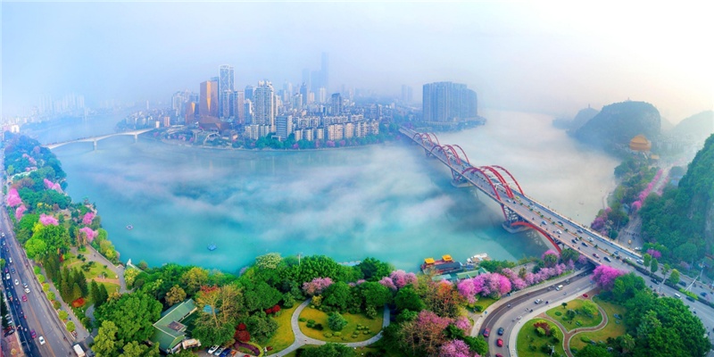 广西柳州山水之间演绎工业城市旅游热