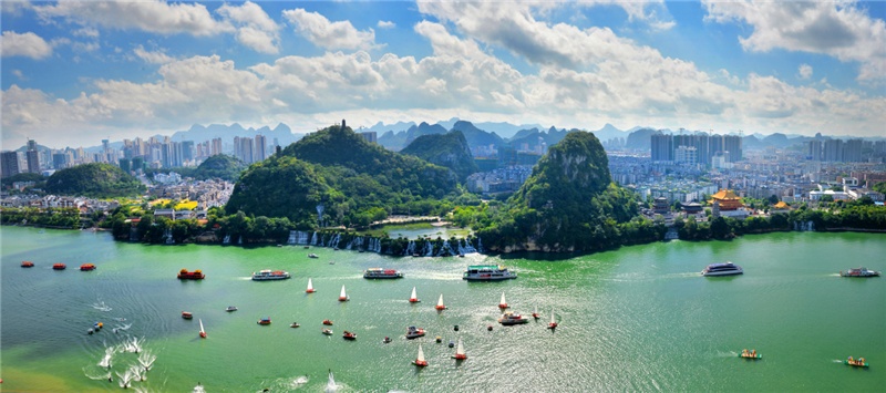广西柳州山水之间演绎工业城市旅游热