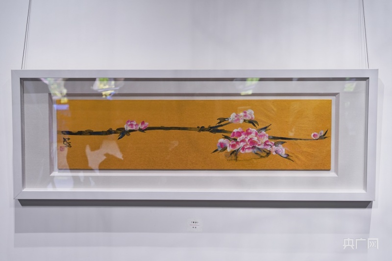 首批三幅作品亮相 广东创作二十四节气花卉绘画长卷 央广网