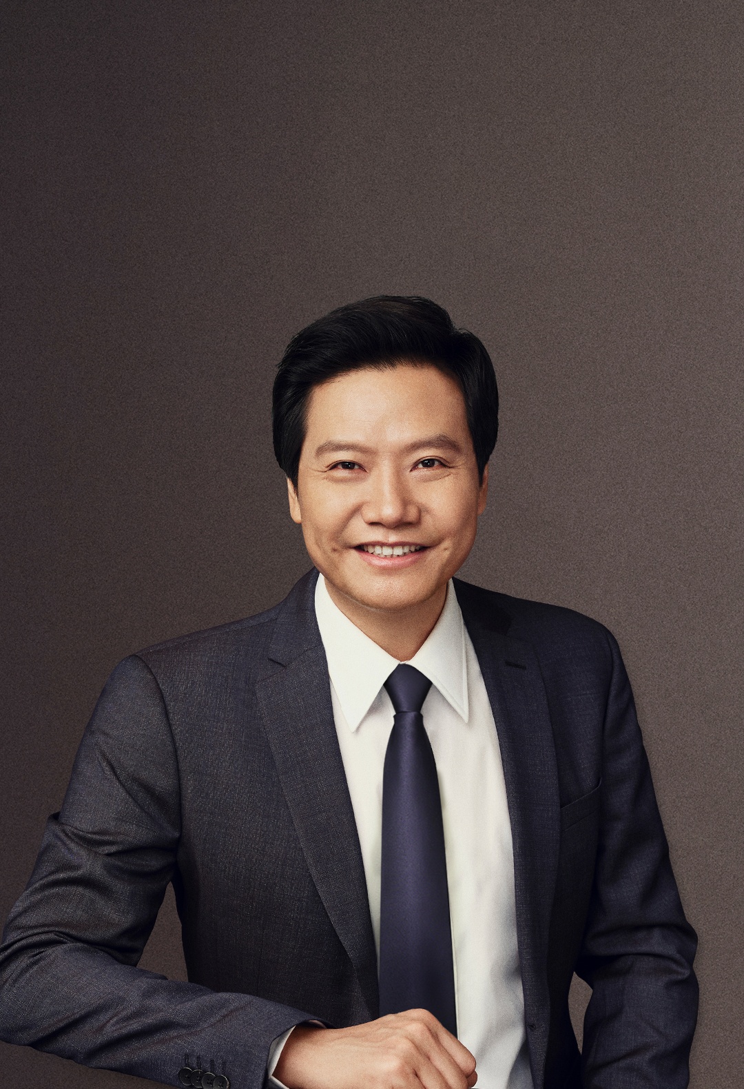 两会鲜聊全国人大代表雷军两会建议献策高质量发展聚焦绿色低碳倡导