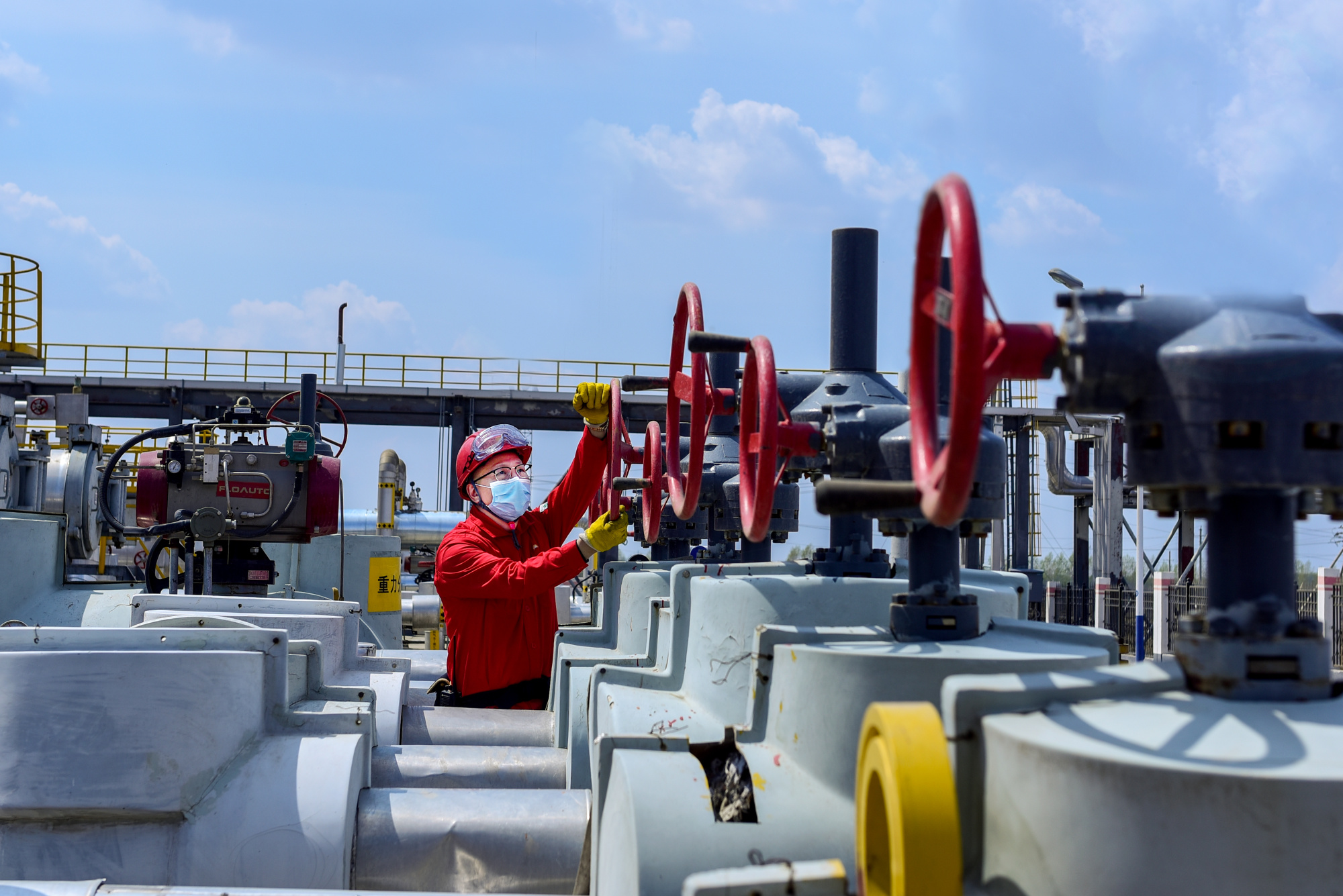 奋进新征程建功新时代大庆石油人当好标杆旗帜建设百年油田