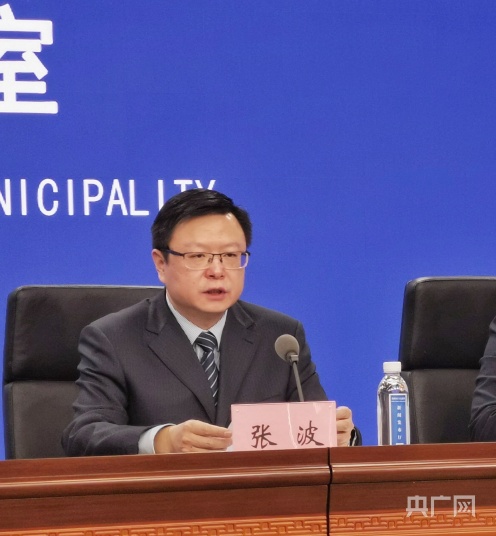 郑州市商务局党组书记,局长张波(央广网记者 彭华摄)会上,郑州市商务