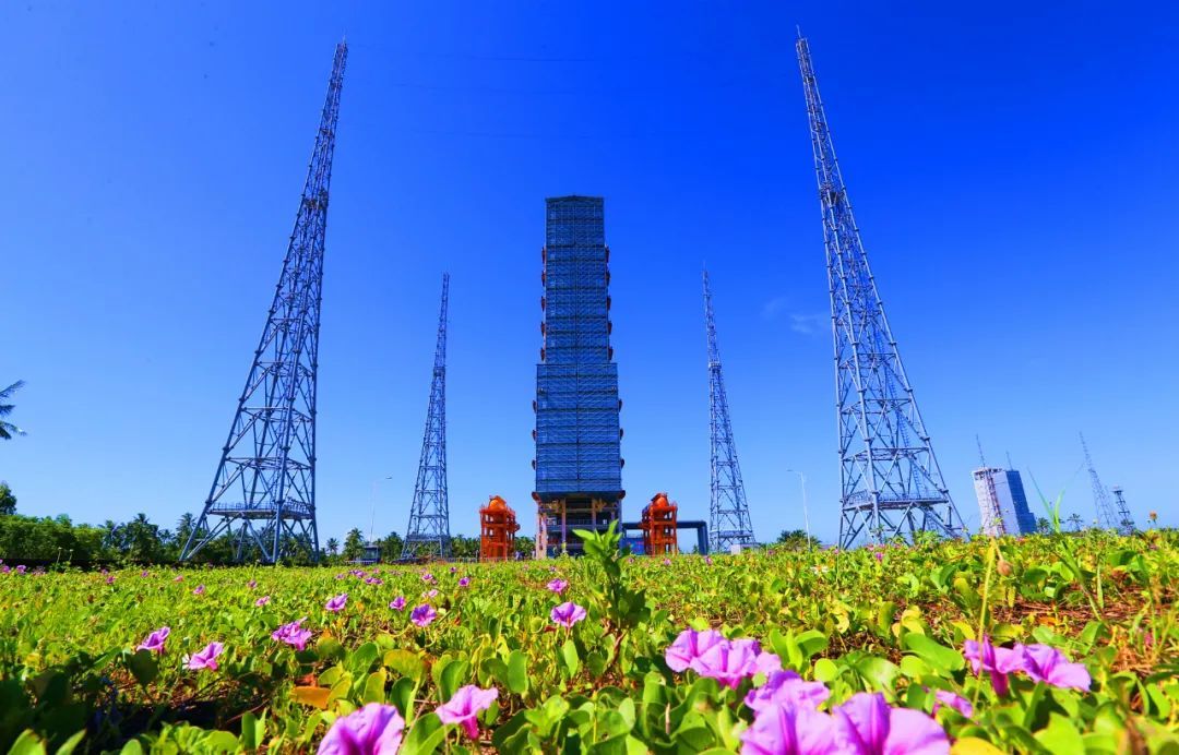 西昌卫星发射中心与海南文昌签约合作共同打造国际航天城