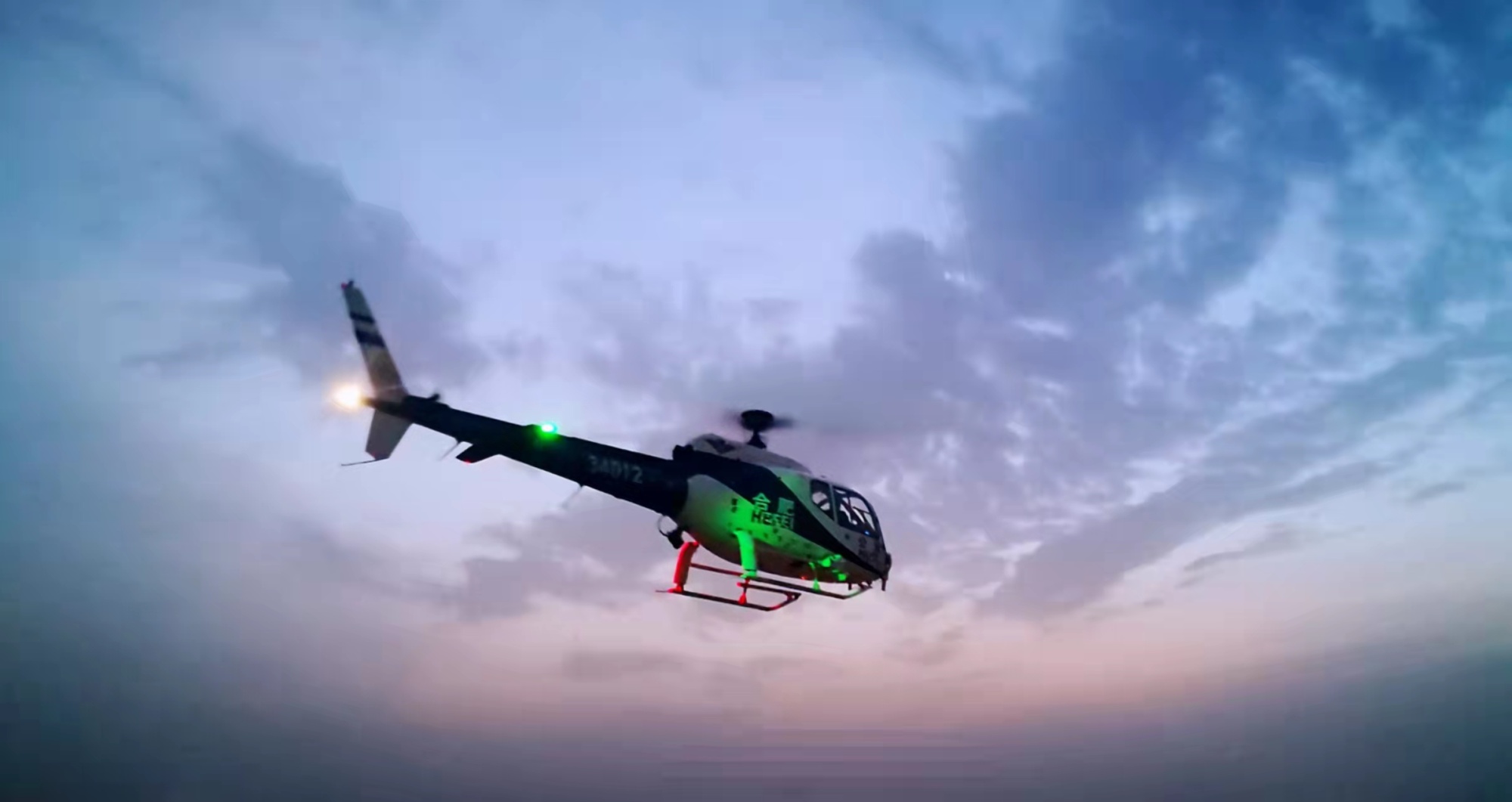 合肥特警支队组织警用直升机首次夜航巡逻