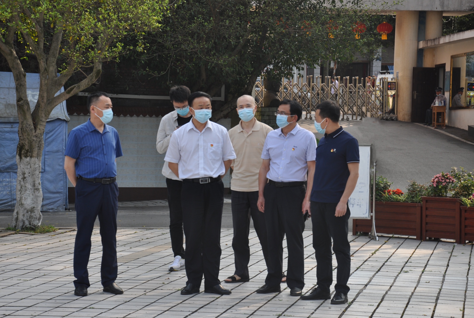 合川区人大常委会副主任柳川到钱塘小学调研