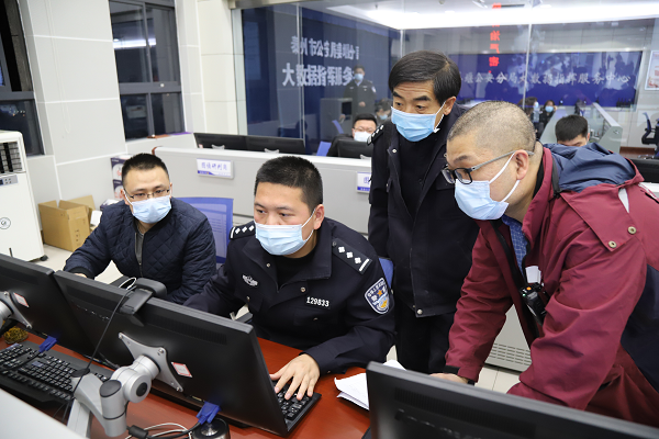 姜堰公安用速度力度温度守好防疫核心封控区