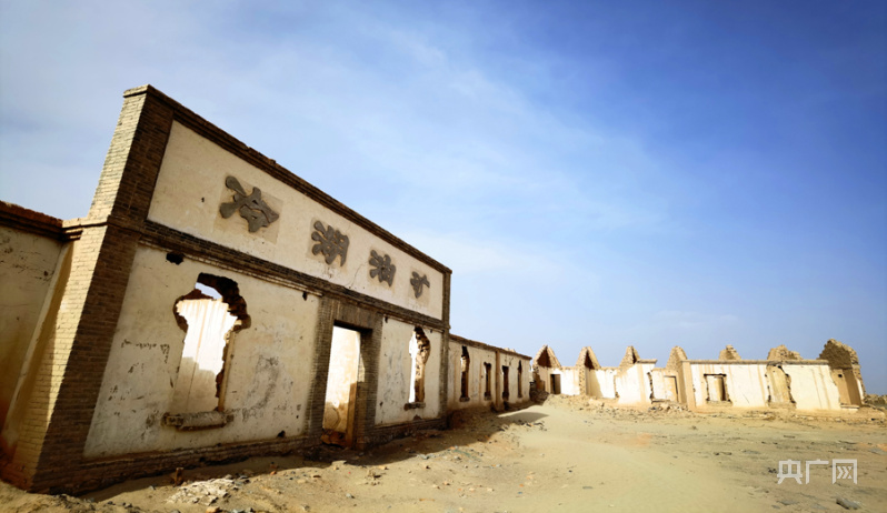 探访青海冷湖寻宝石油小镇