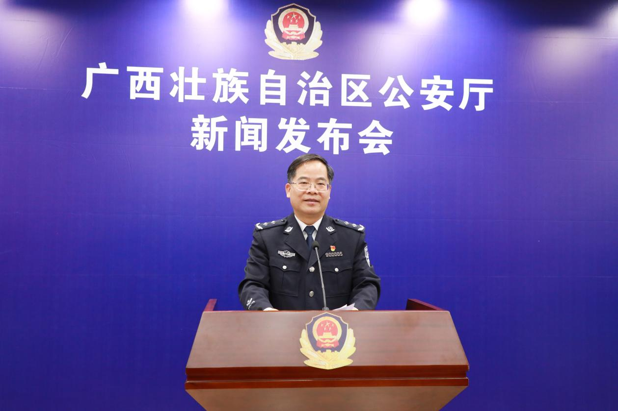 4月2日,广西壮族自治区公安厅交警总队根据节日期间,群众祭祖扫墓