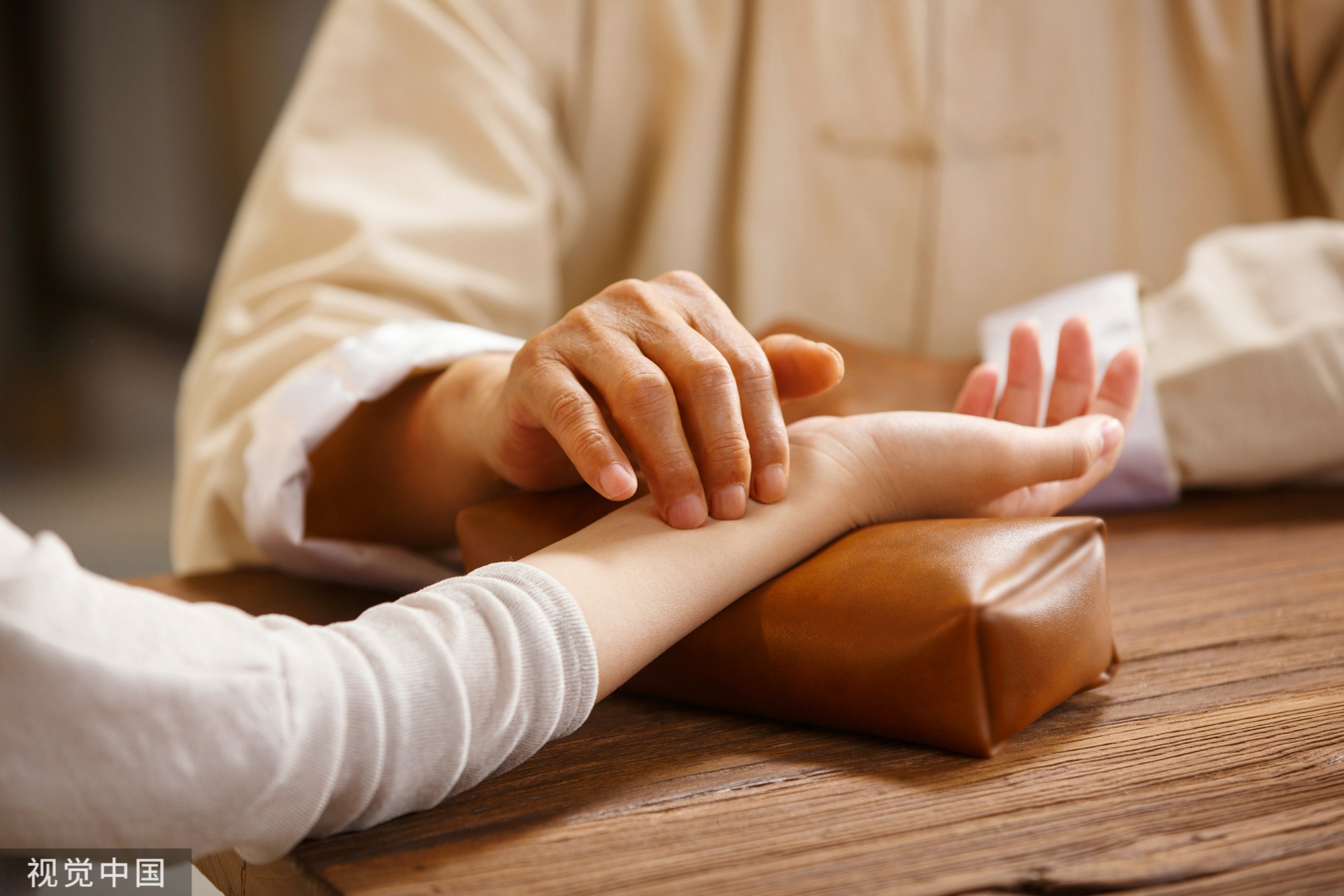 来源:视觉中国黑龙江省中医药治疗新冠肺炎专家组组长,黑龙江中医药