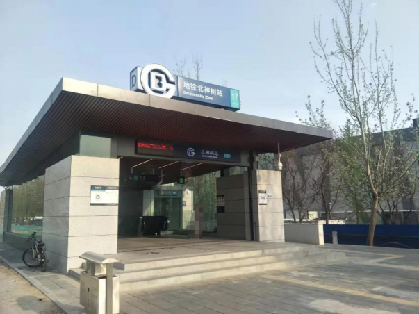 临地铁保障房首创美林湾首座楼栋结构封顶