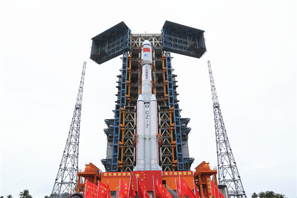 乘"舟"腾云向"天宫"——天舟四号货运飞船发射升空侧记_央广网