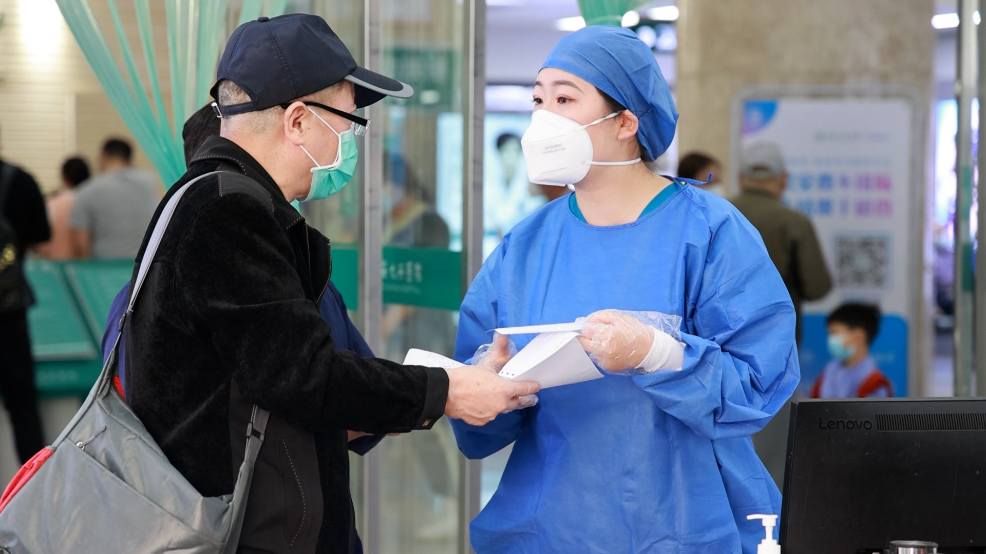 奋斗者正青春90后门诊导医张甜润有我在请放心