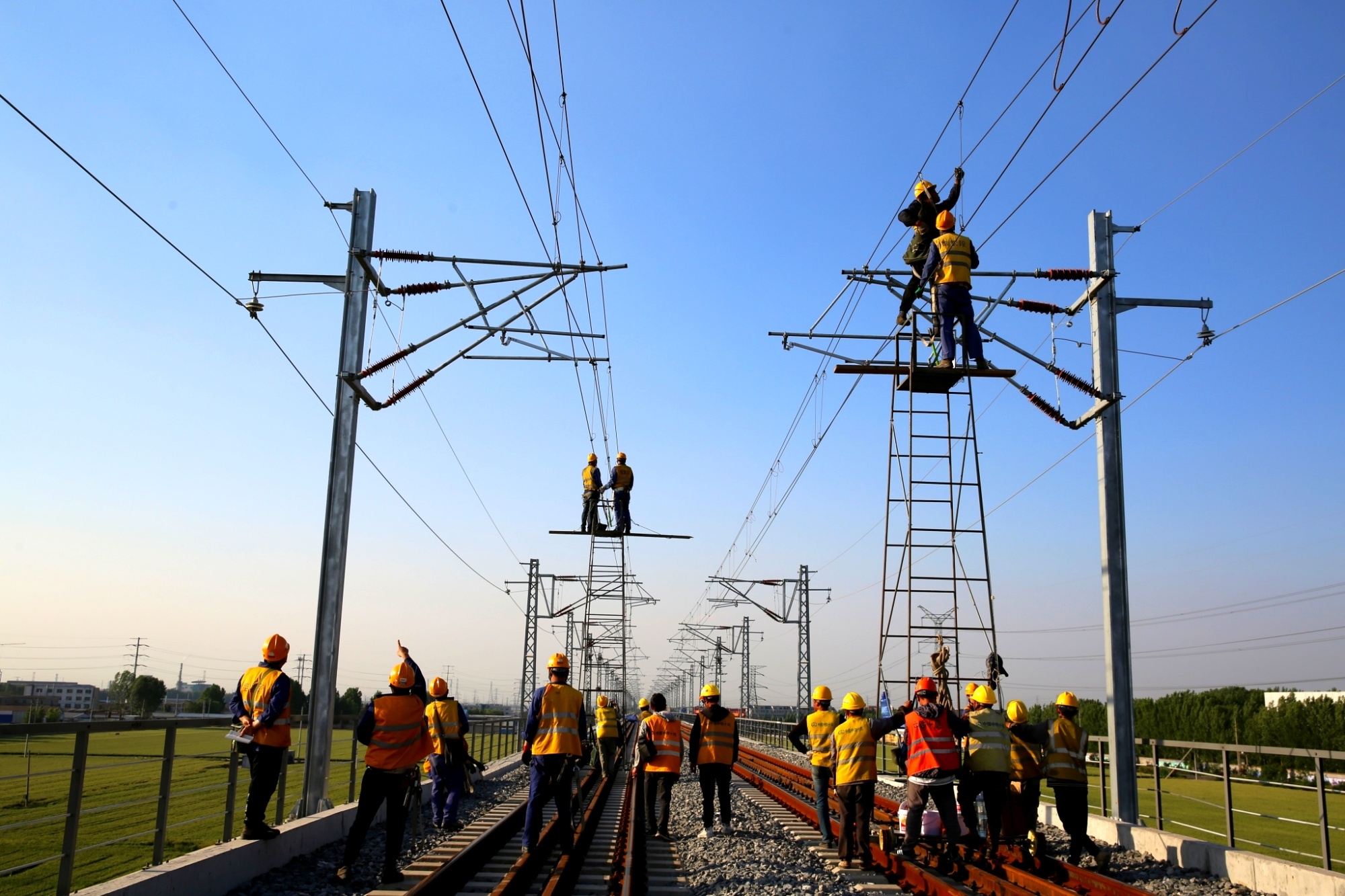 郑阜铁路先开段施工稳步推动