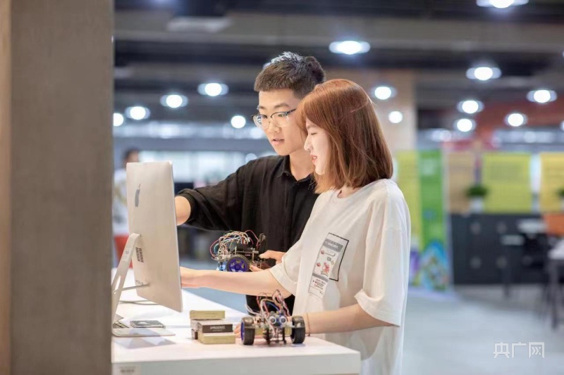 遼寧省大學生創新創業年會為大學生搭建追夢舞臺