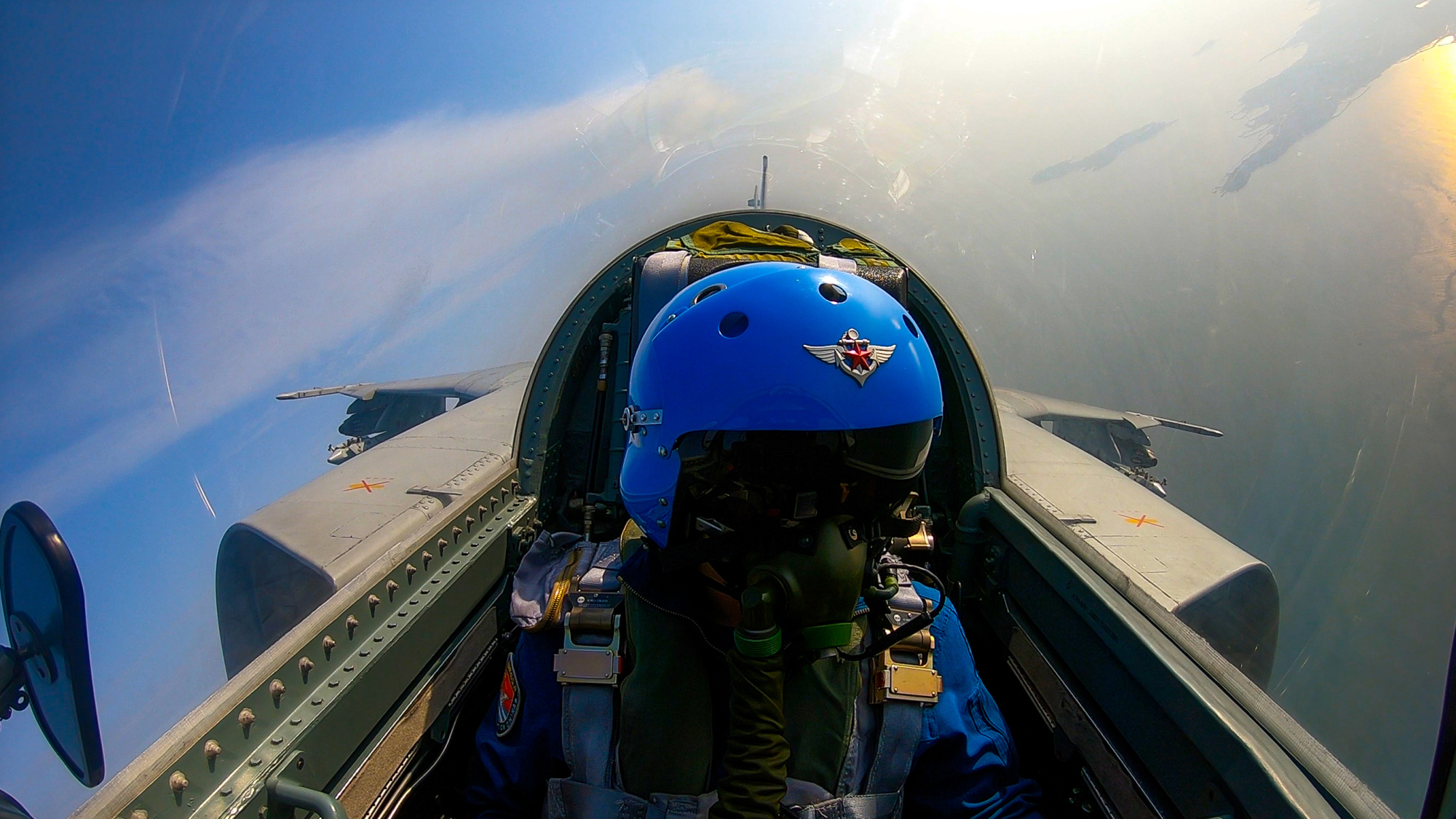 北部战区海军航空兵某旅开展实弹对地攻击训练