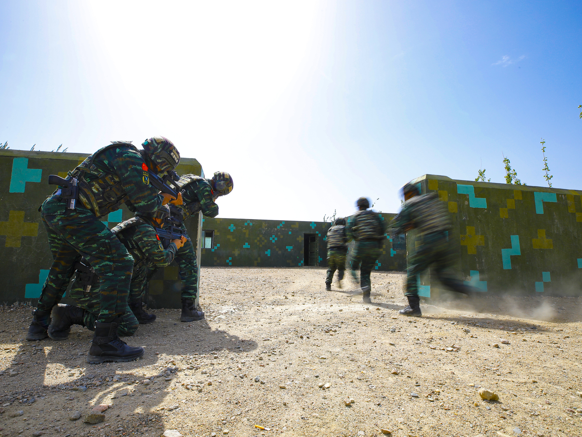 新疆武警兵团图片